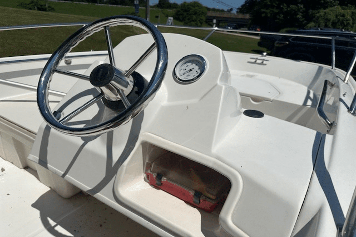 Thumbnail 3 for 2013 Boston Whaler 15 SUPER SPORT