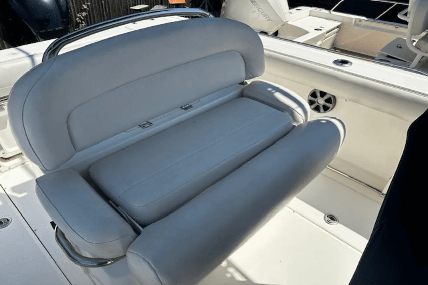 2006 Boston Whaler 240 OUTRAGE Image Thumbnail #15