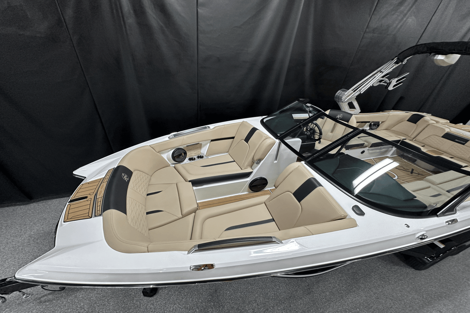 2025 Mastercraft X24 Image Thumbnail #4