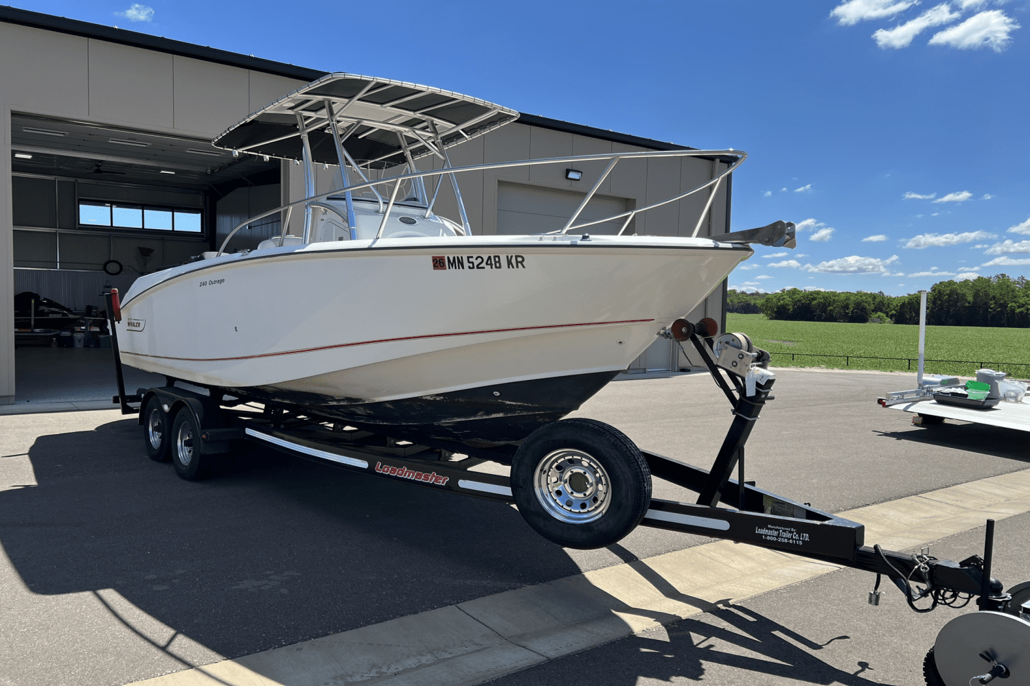 Thumbnail 2 for 2005 Boston Whaler 240 OUTRAGE