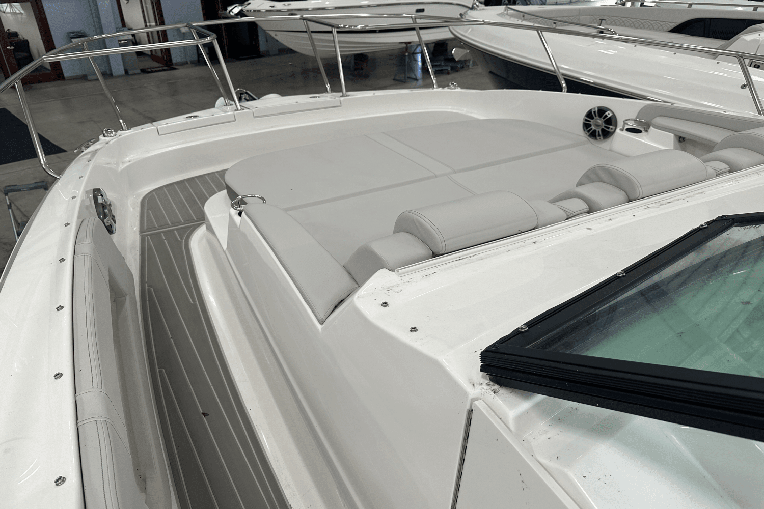 2025 Sea Ray
                                                             Sundancer 320 Image Thumbnail #6