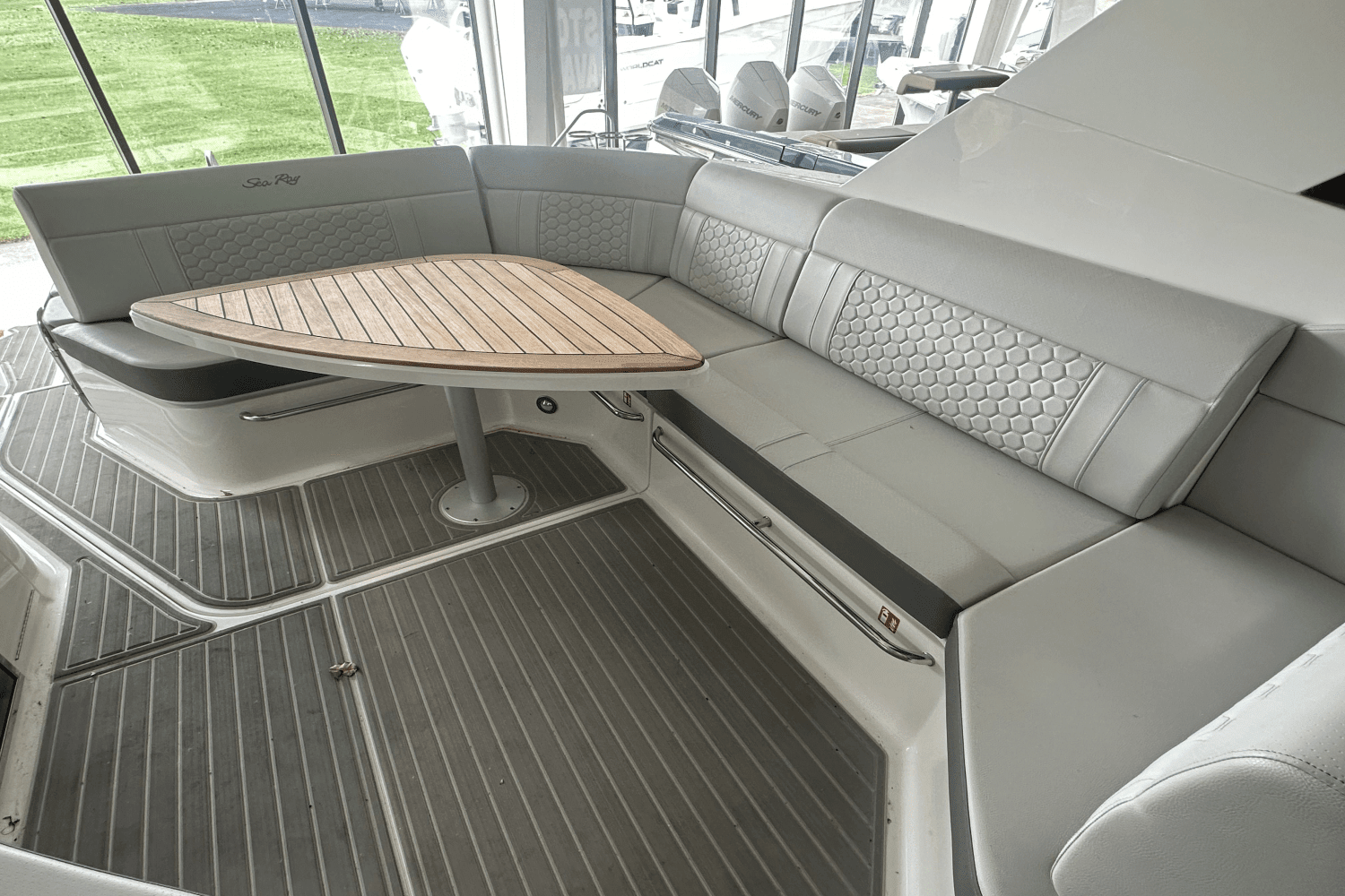 2025 Sea Ray
                                                             Sundancer 320 Image Thumbnail #15
