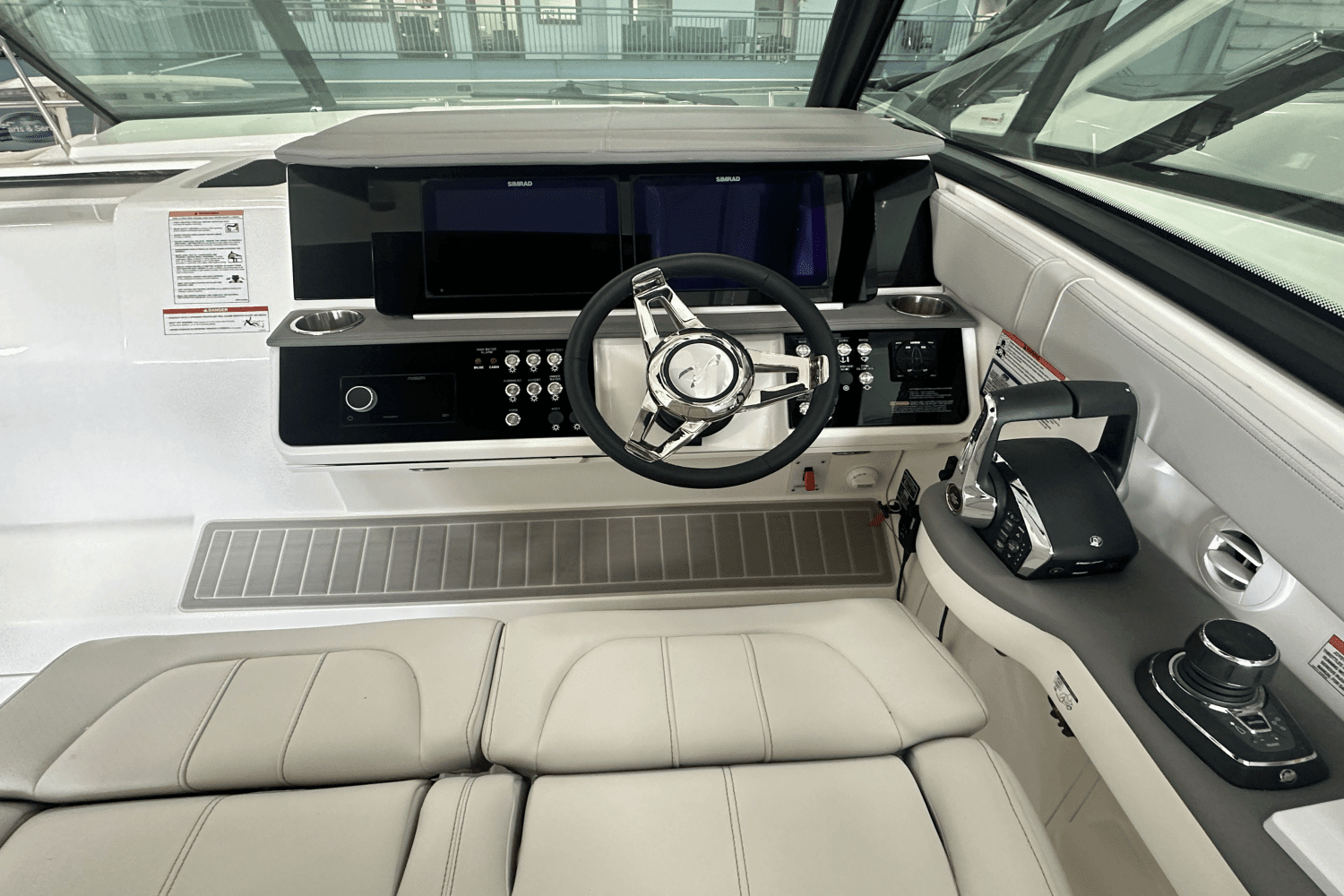 2025 Sea Ray
                                                             Sundancer 320 Image Thumbnail #18