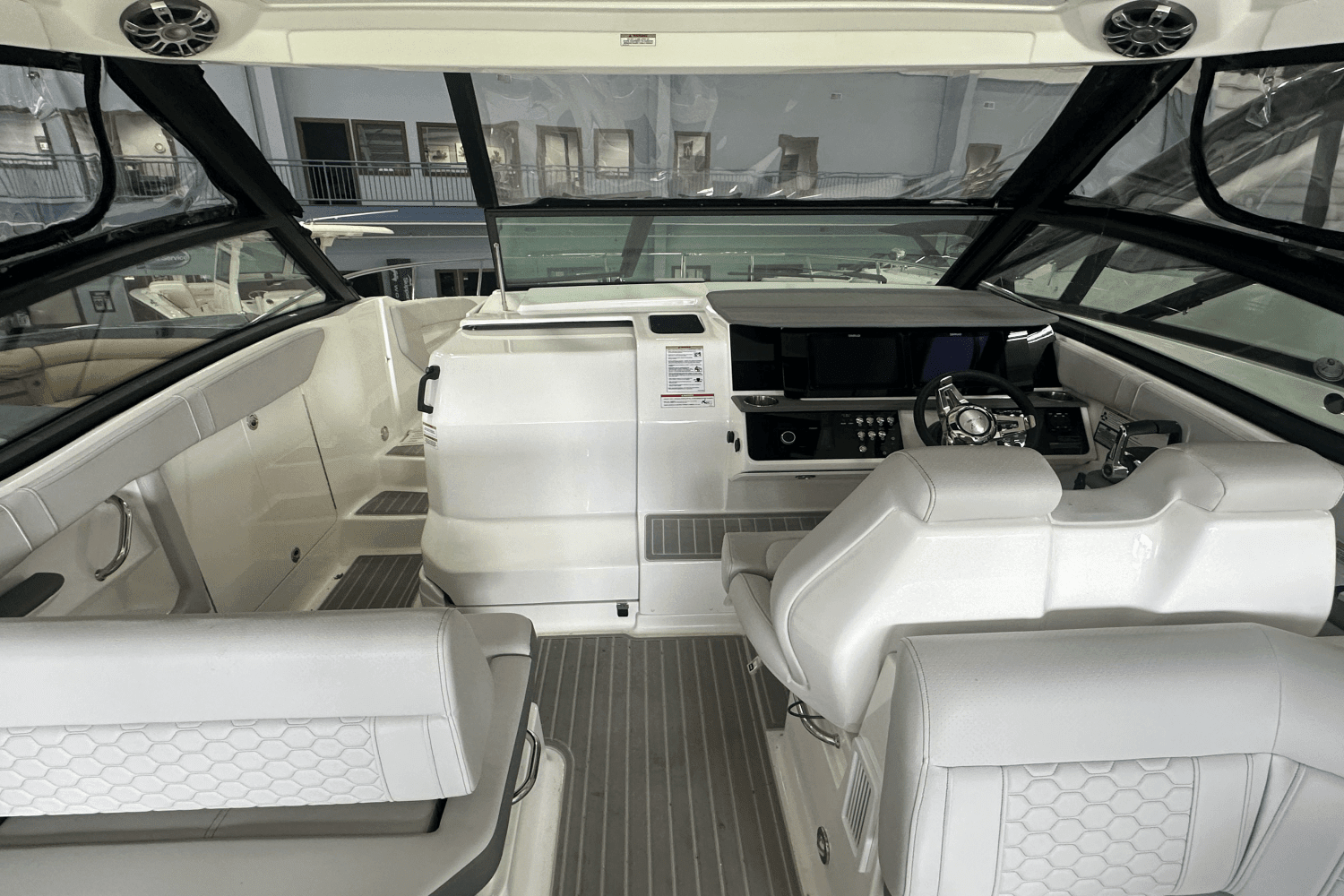 2025 Sea Ray
                                                             Sundancer 320 Image Thumbnail #19