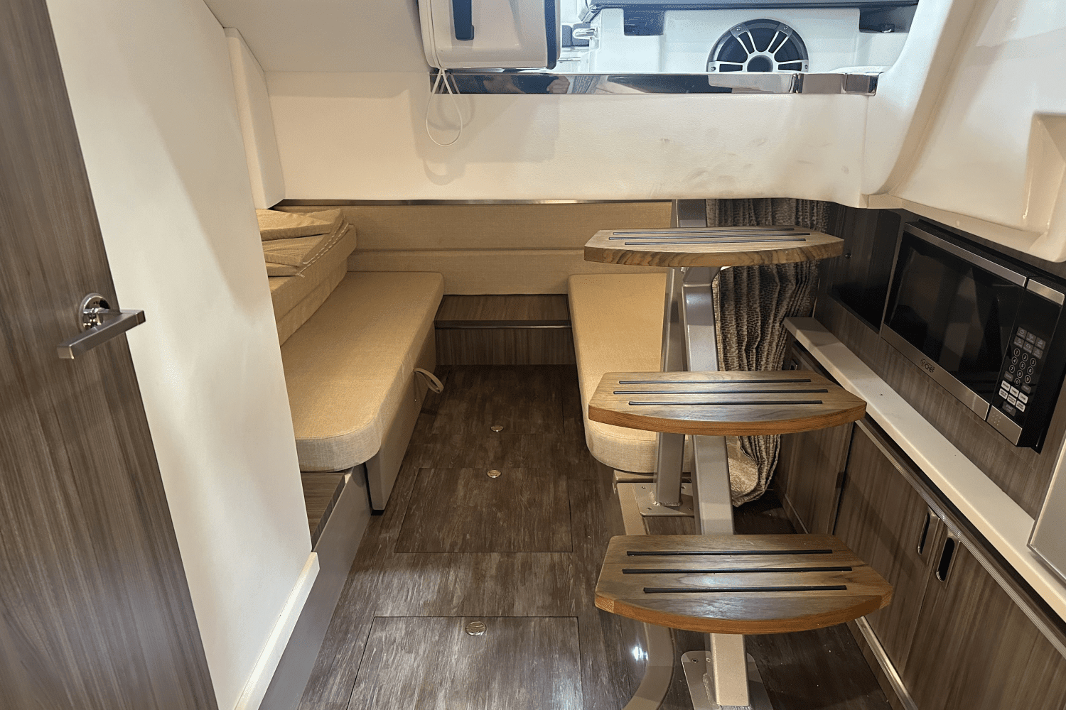 2025 Sea Ray
                                                             Sundancer 320 Image Thumbnail #21