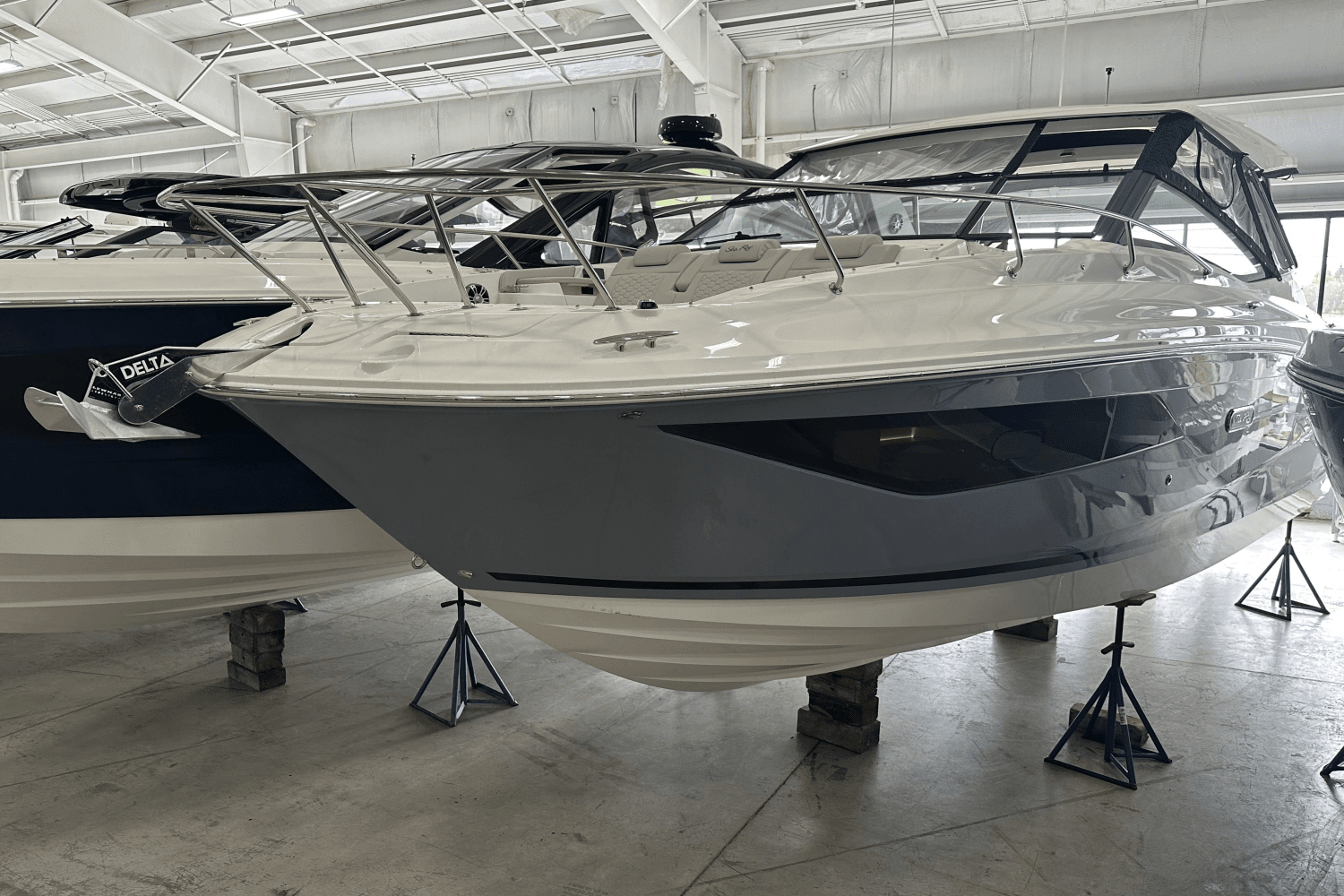 2025 Sea Ray
                                                             Sundancer 320 Image Thumbnail #1
