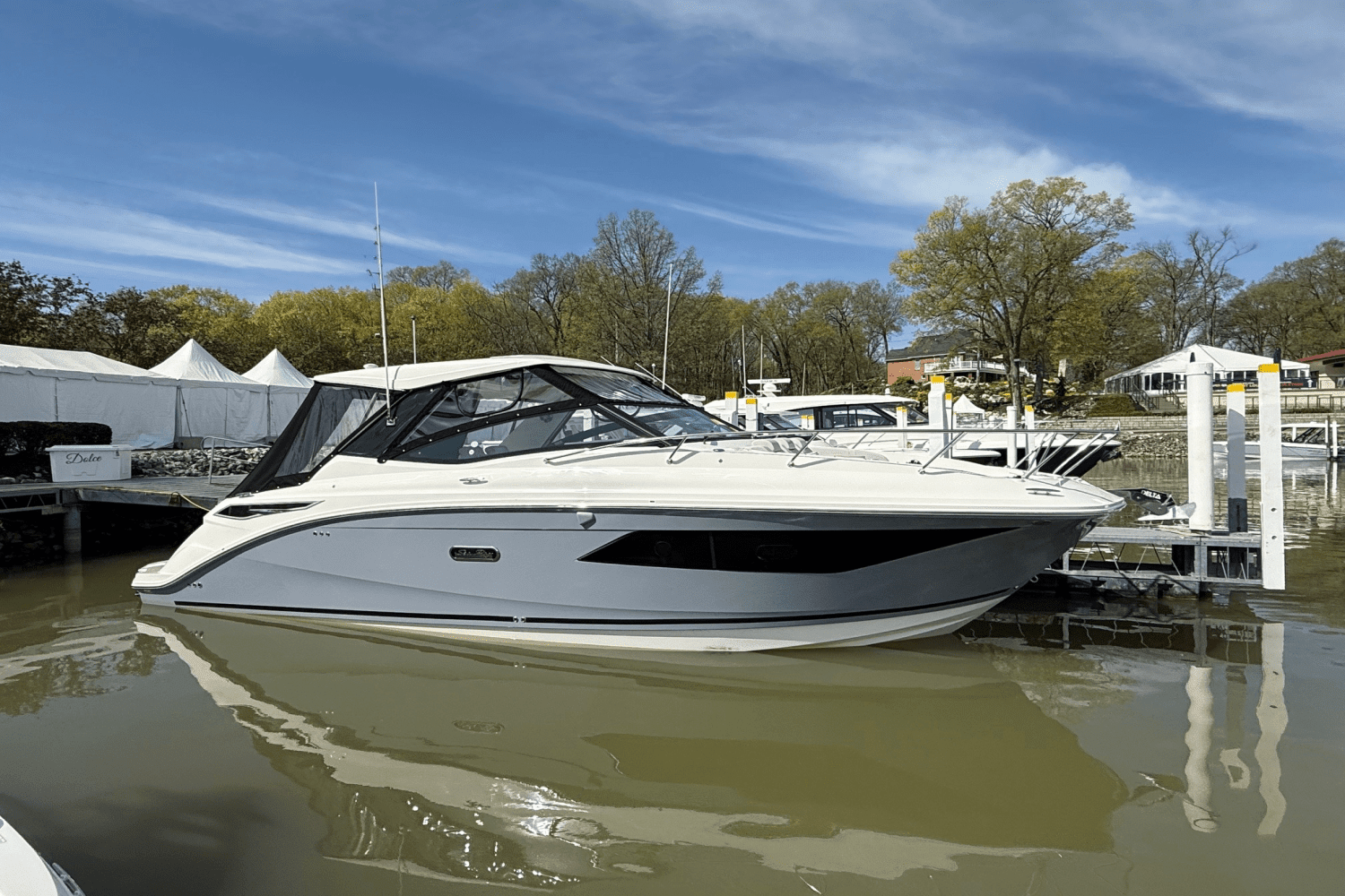 2025 Sea Ray
                                                             Sundancer 320 Image Thumbnail #0