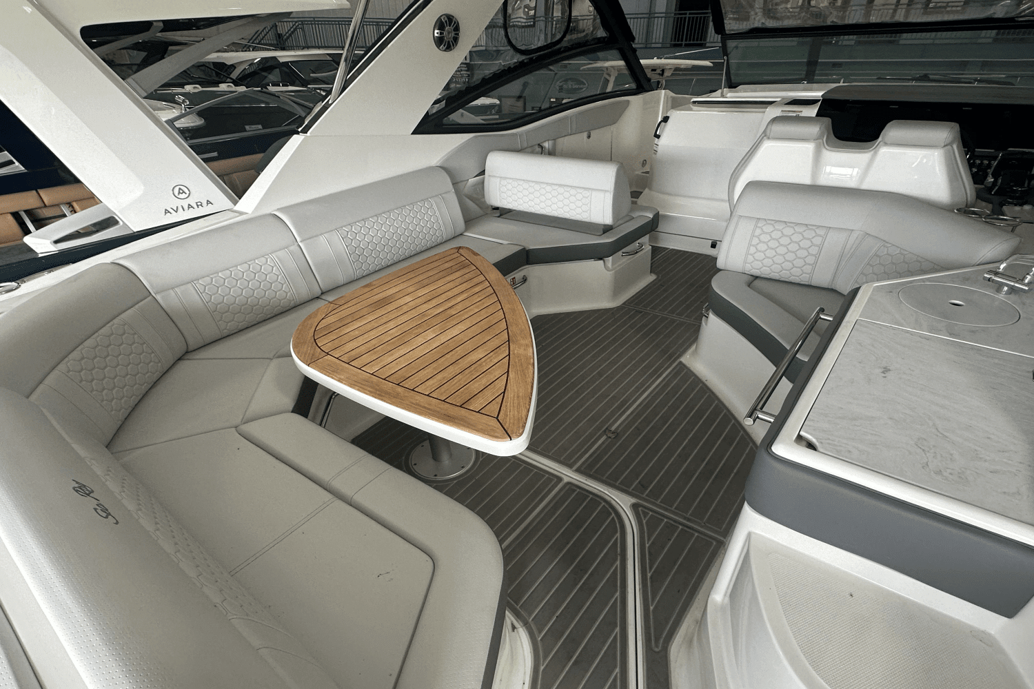 2025 Sea Ray
                                                             Sundancer 320 Image Thumbnail #13