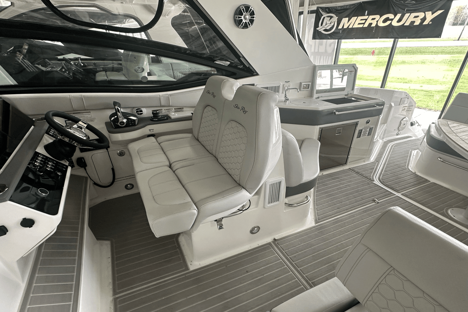 2025 Sea Ray
                                                             Sundancer 320 Image Thumbnail #17