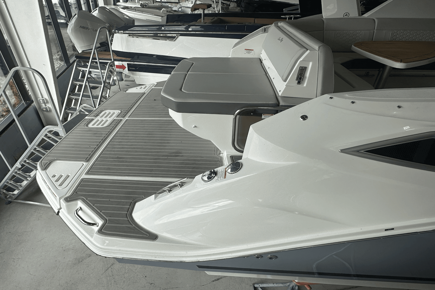 2025 Sea Ray
                                                             Sundancer 320 Image Thumbnail #10