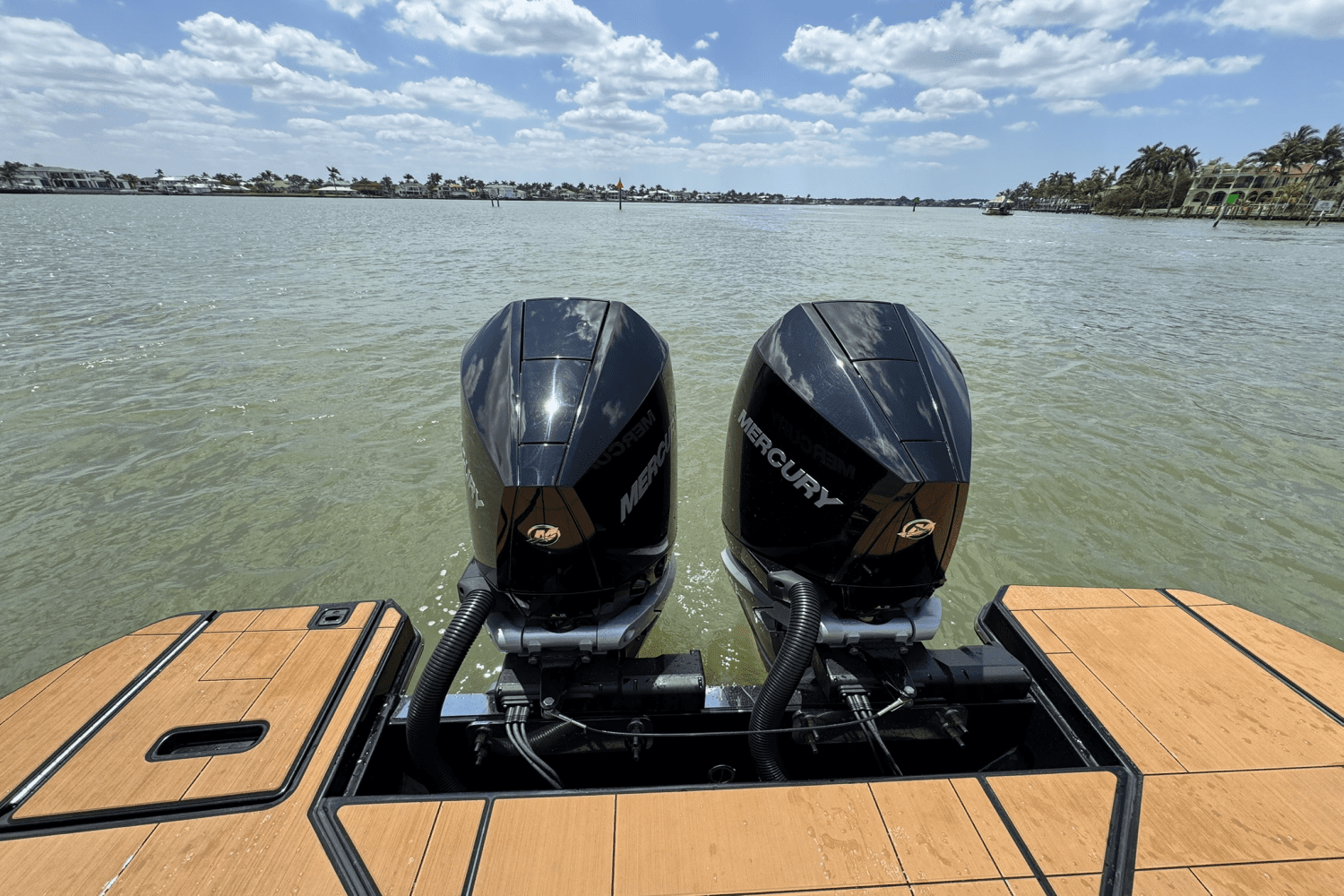 2025 Aviara AV32 Outboard Image Thumbnail #16
