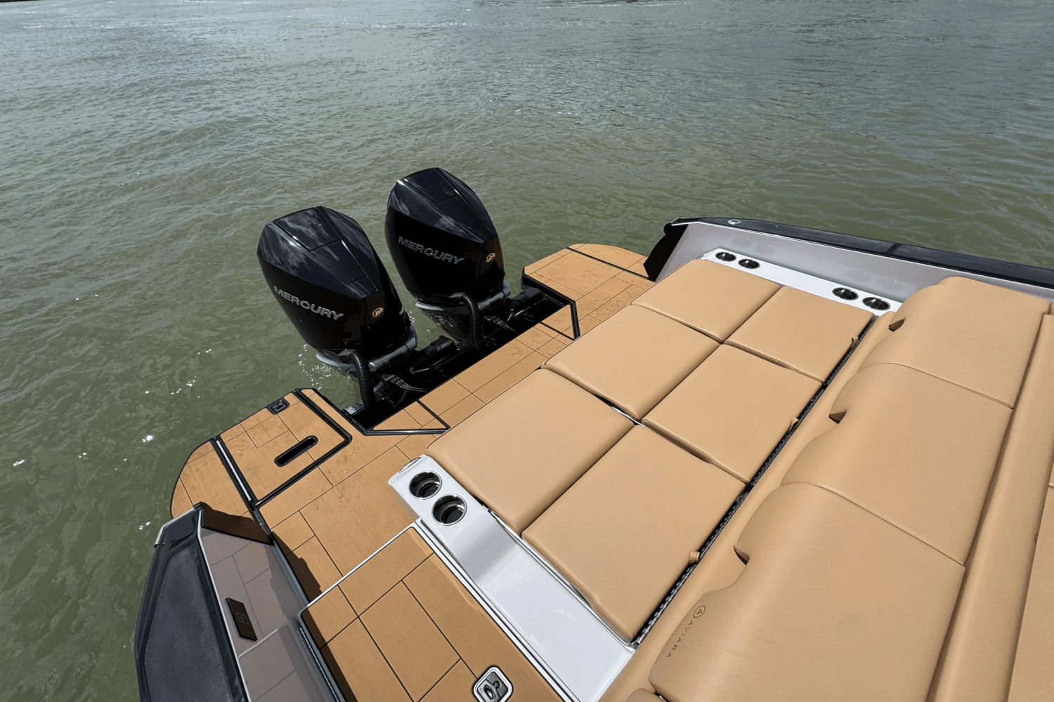 2025 Aviara AV32 Outboard Image Thumbnail #15