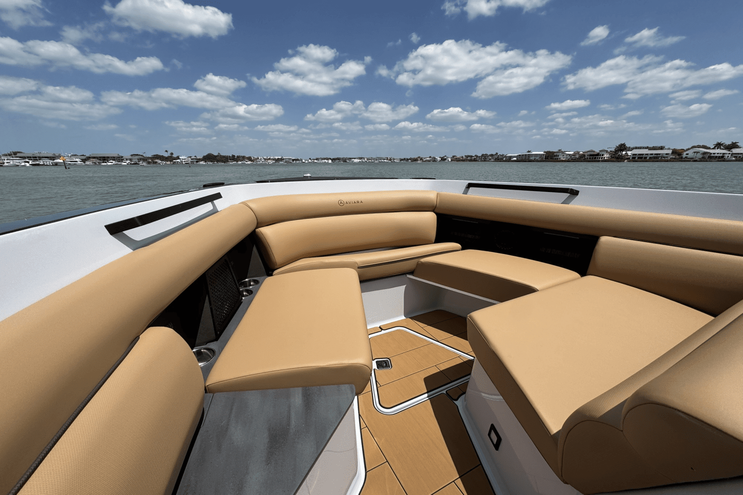 2025 Aviara AV32 Outboard Image Thumbnail #7
