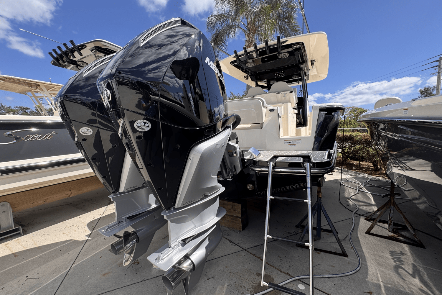 2025 Scout 305 LXF Image Thumbnail #1