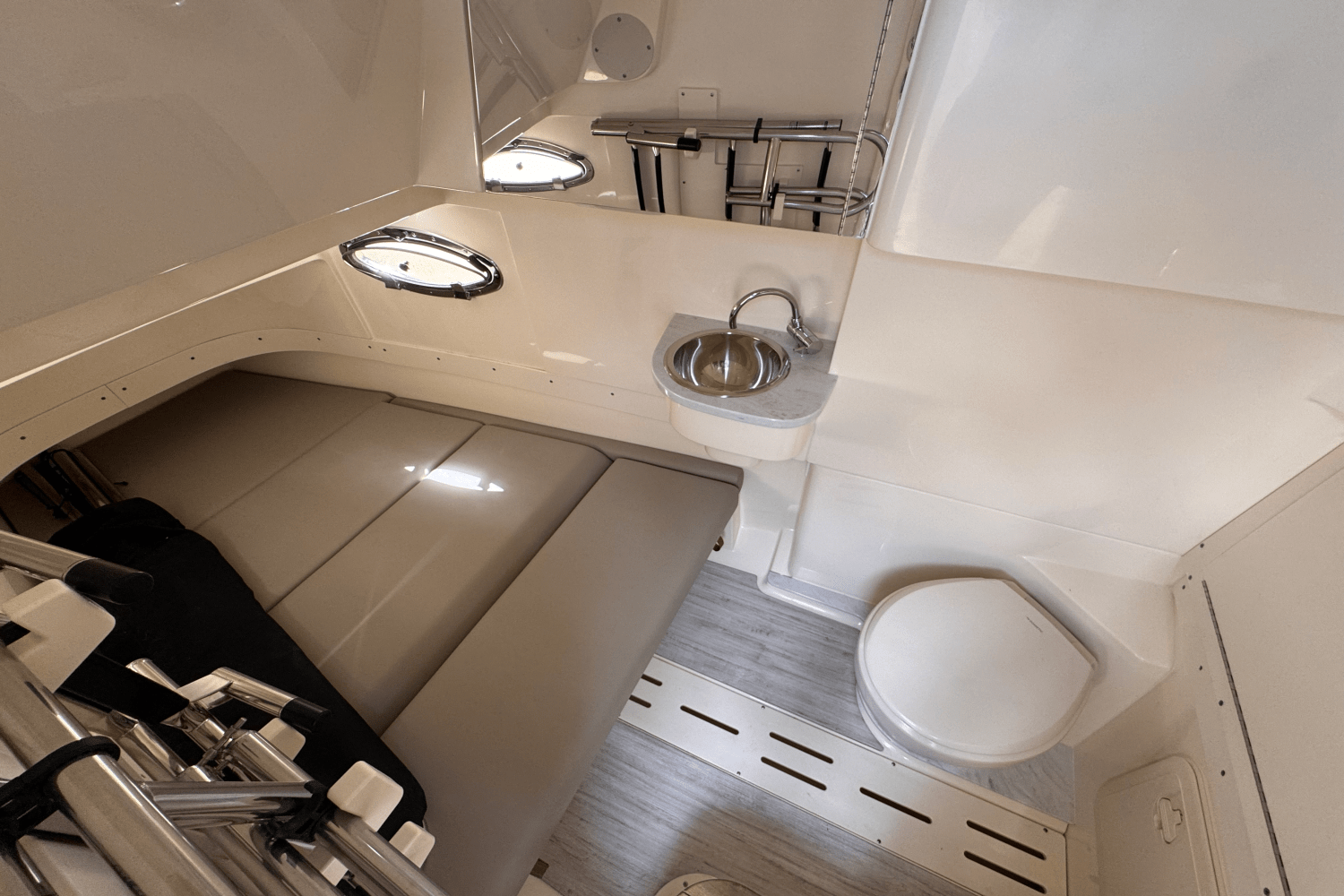 2025 Scout 305 LXF Image Thumbnail #21