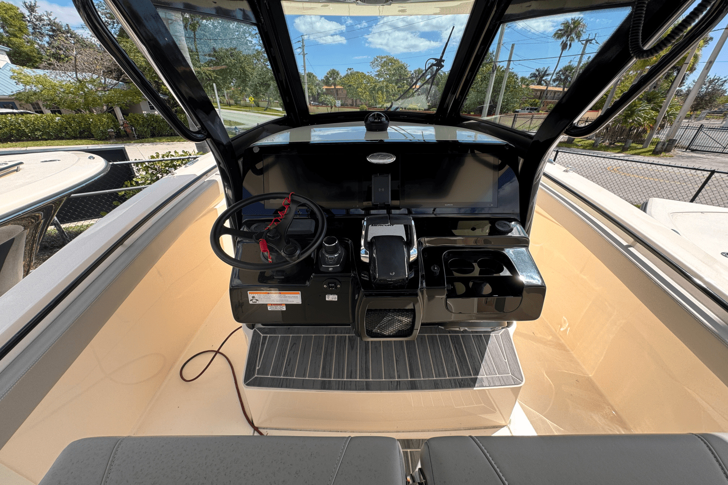 2025 Scout 305 LXF Image Thumbnail #11