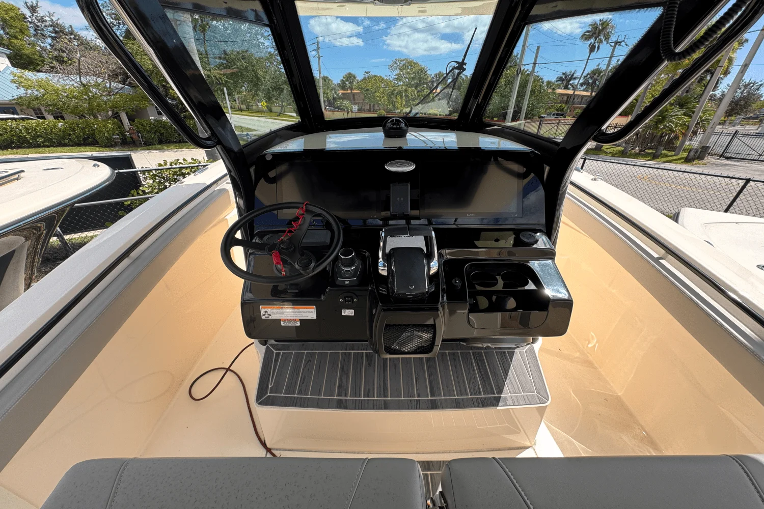 2025 Scout 305 LXF Image Thumbnail #11