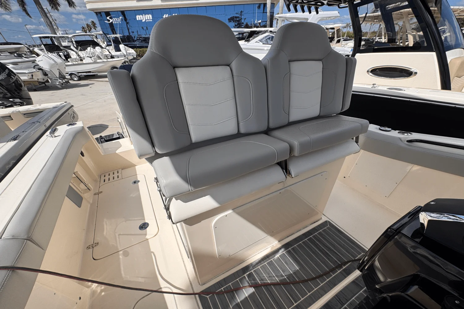 2025 Scout 305 LXF Image Thumbnail #12