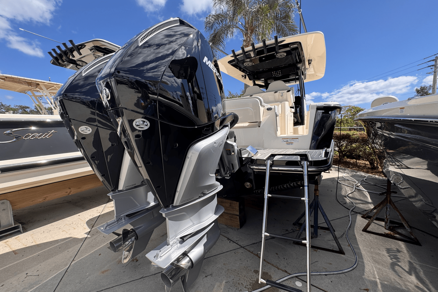 2025 Scout 305 LXF Image Thumbnail #3