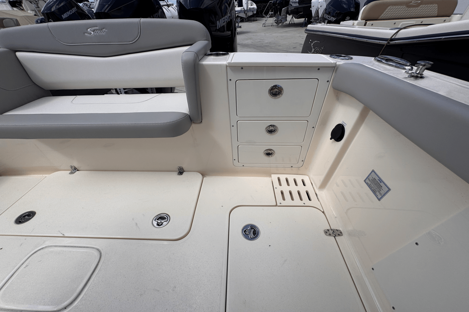 2025 Scout 305 LXF Image Thumbnail #24