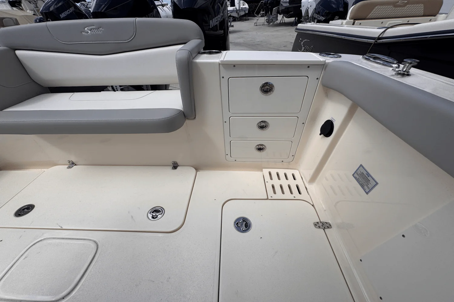 2025 Scout 305 LXF Image Thumbnail #24