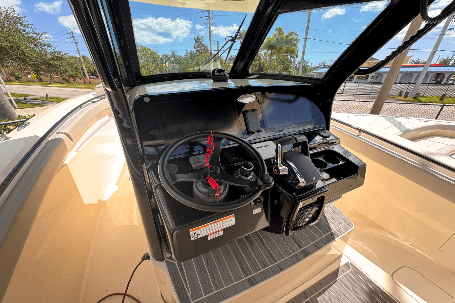 2025 Scout 305 LXF Image Thumbnail #9