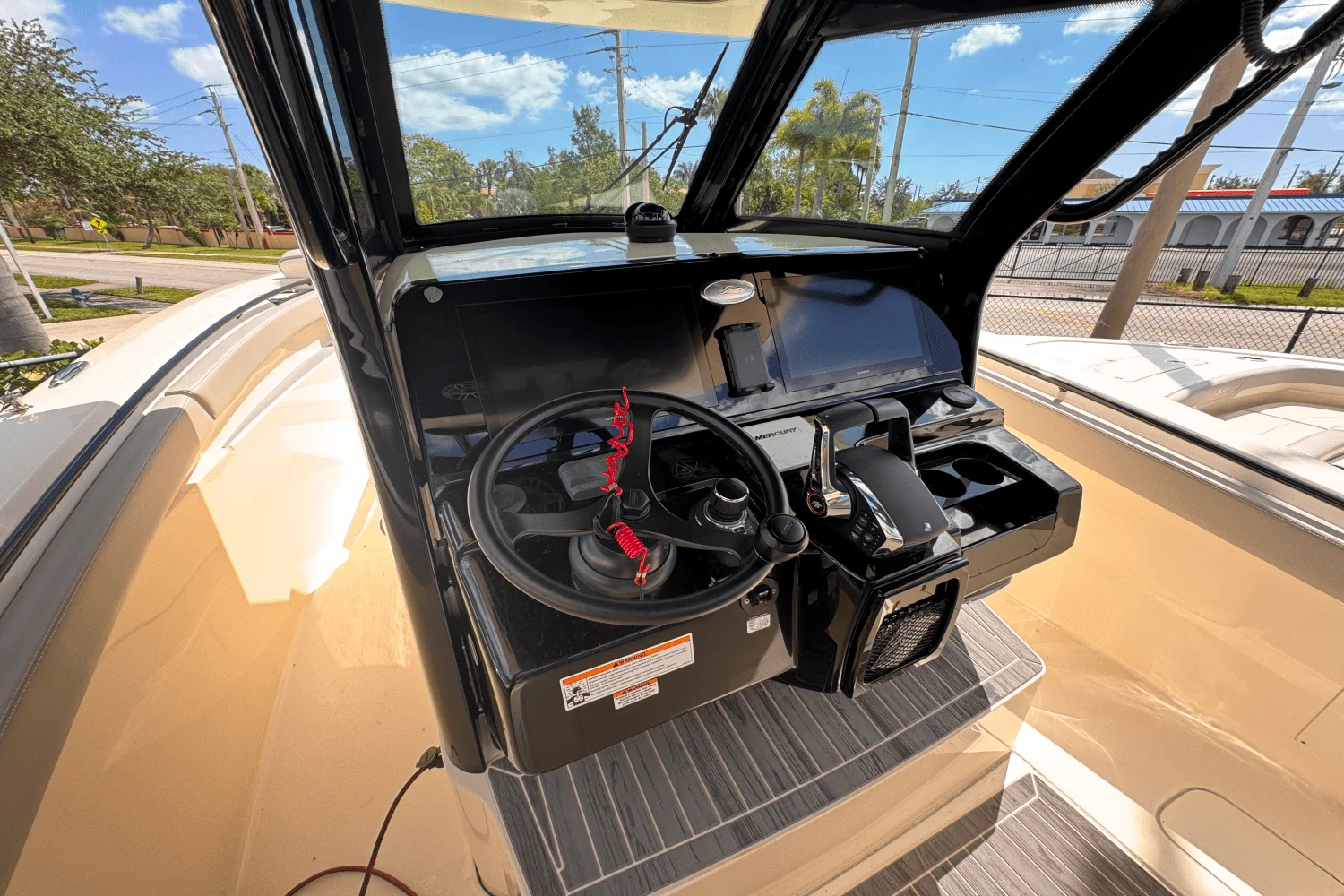 2025 Scout 305 LXF Image Thumbnail #9