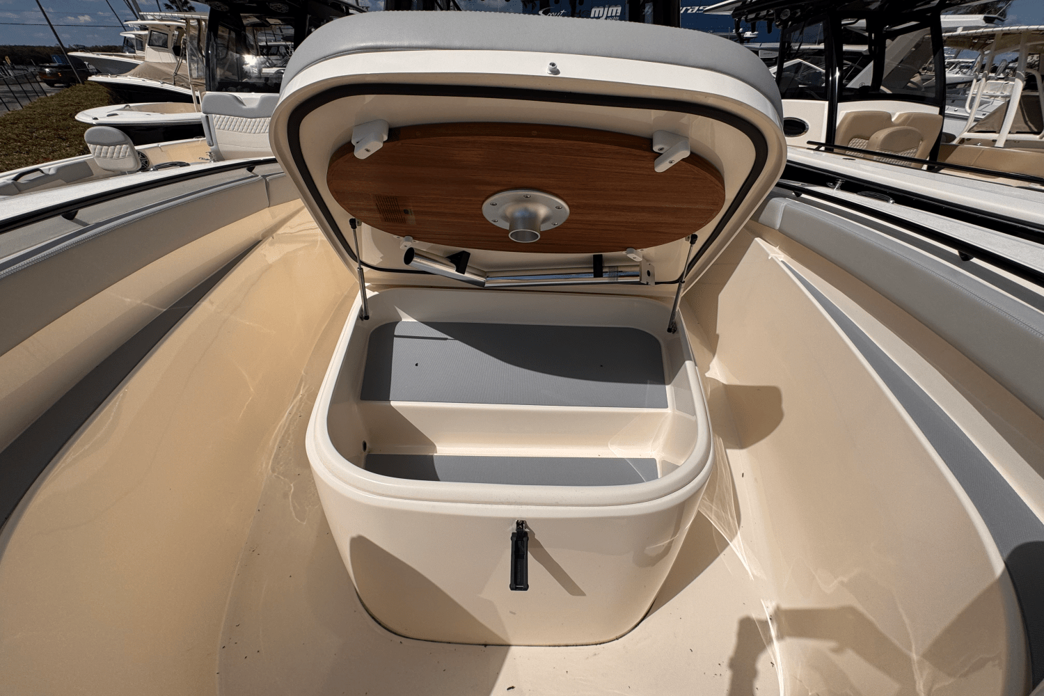 2025 Scout 305 LXF Image Thumbnail #18