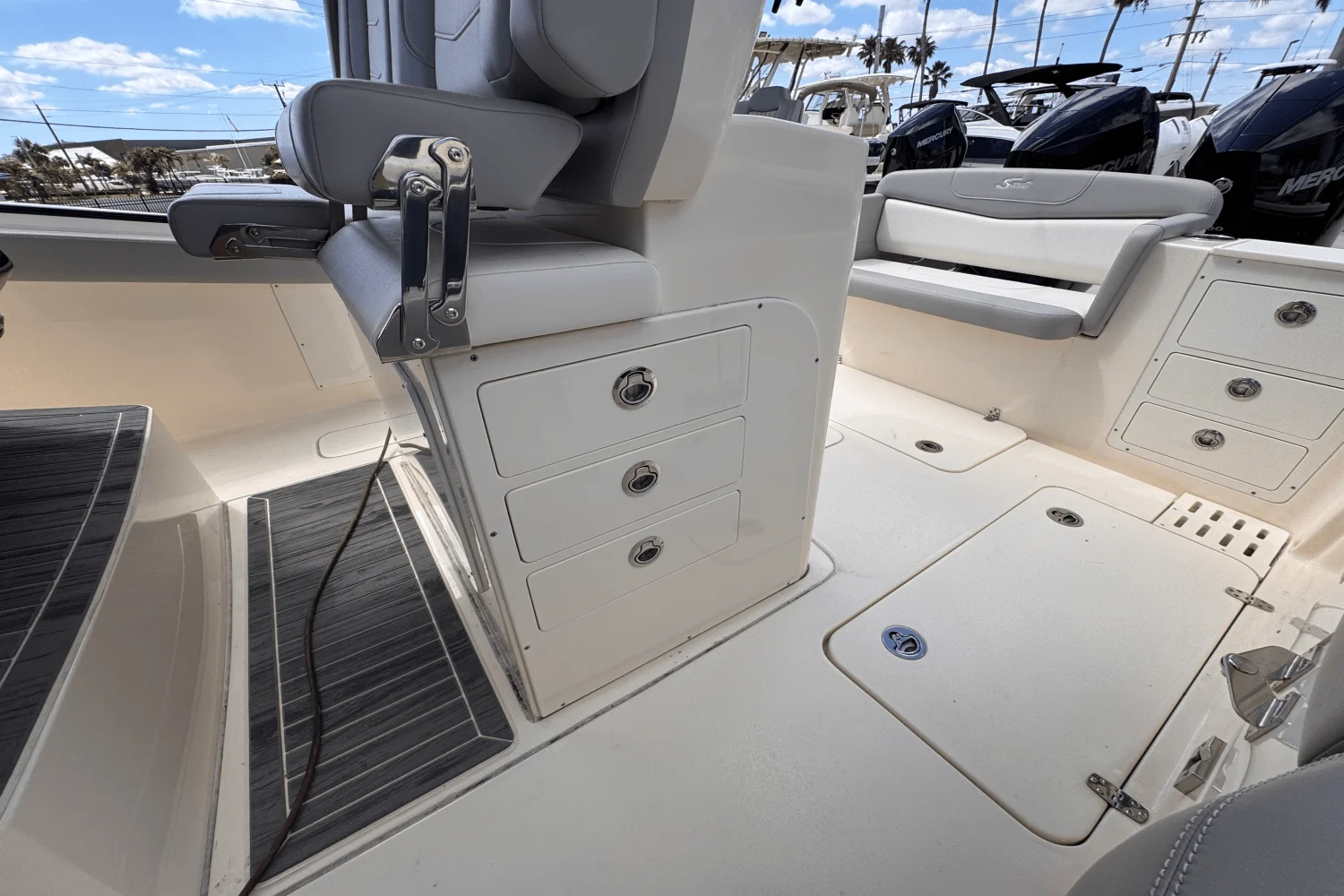 2025 Scout 305 LXF Image Thumbnail #23