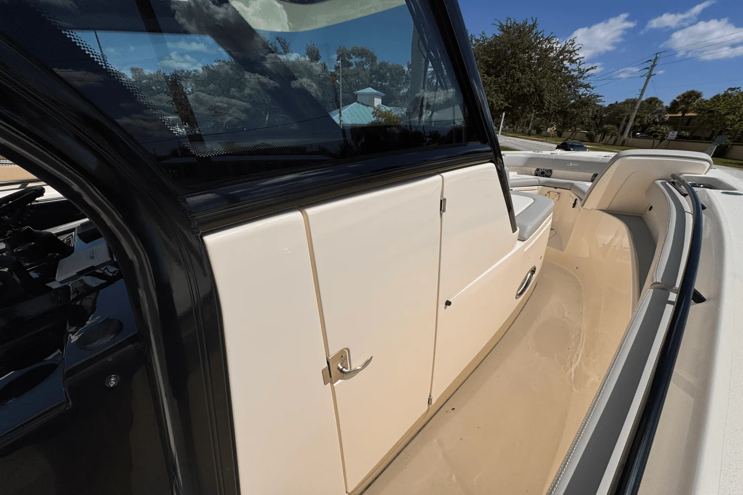 2025 Scout 305 LXF Image Thumbnail #13