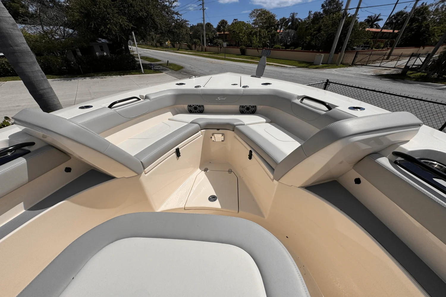 2025 Scout 305 LXF Image Thumbnail #14