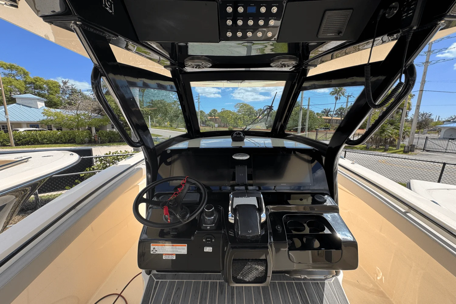 2025 Scout 305 LXF Image Thumbnail #10