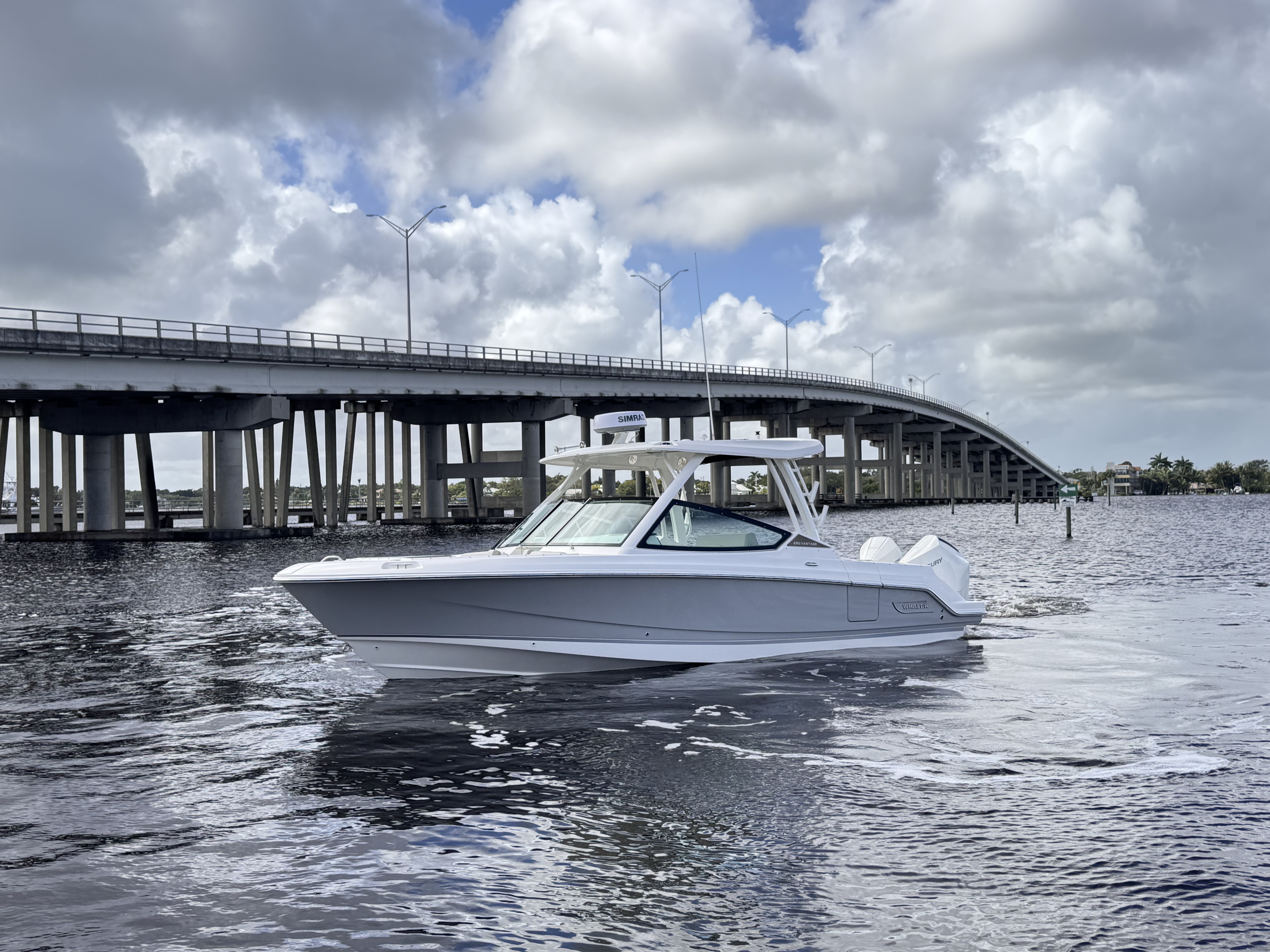 2025 Boston Whaler 280 Vantage Image Thumbnail #2