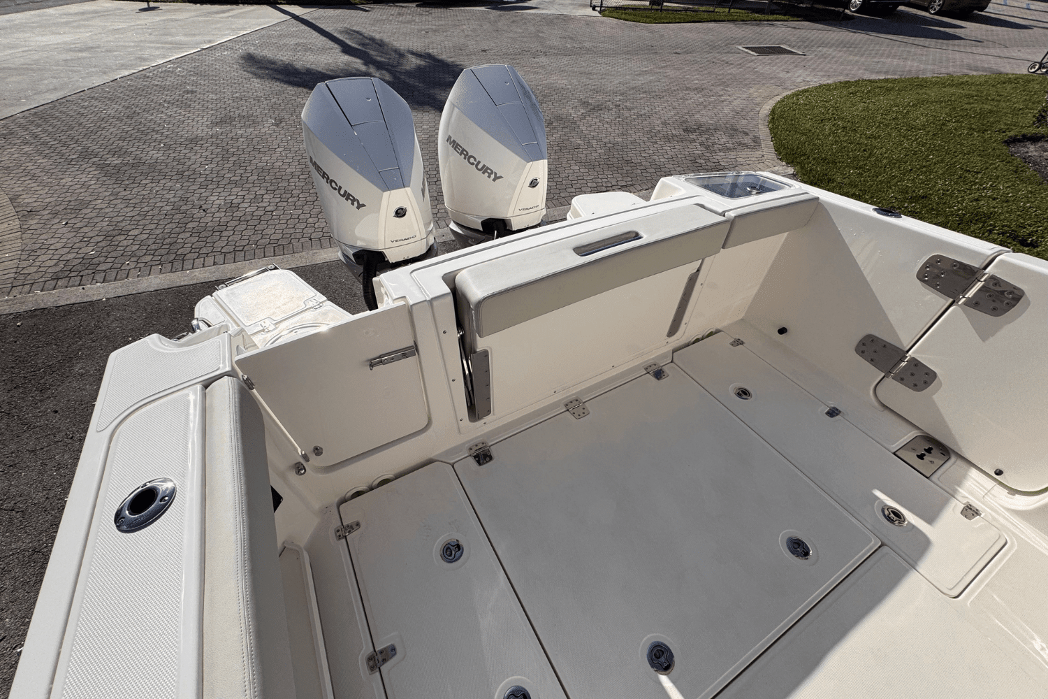 2025 Boston Whaler 280 Vantage Image Thumbnail #8