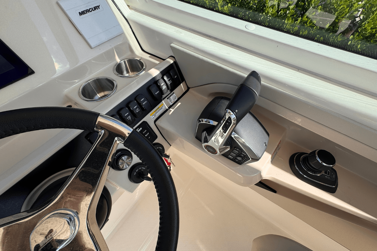 2025 Boston Whaler 280 Vantage Image Thumbnail #21