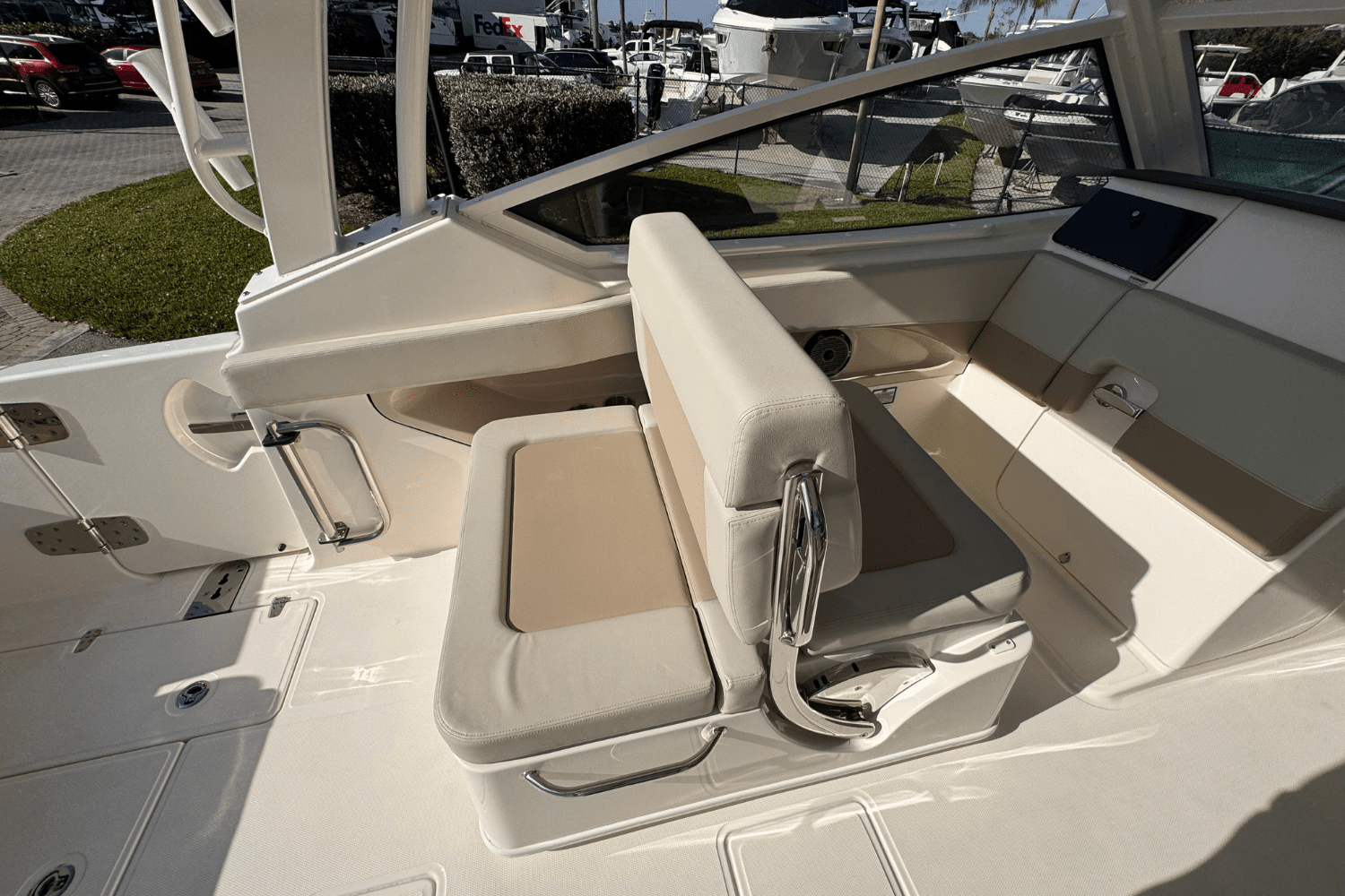 2025 Boston Whaler 280 Vantage Image Thumbnail #14