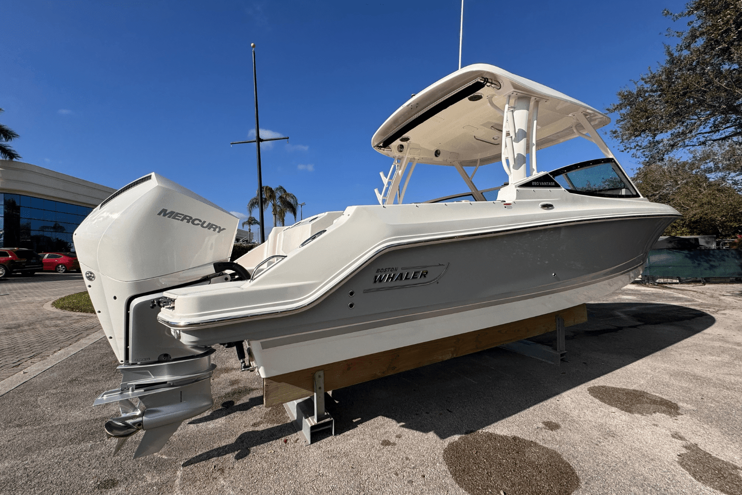2025 Boston Whaler 280 Vantage Image Thumbnail #1
