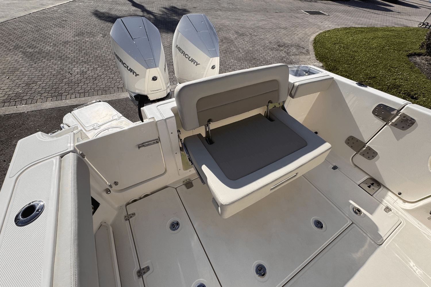 2025 Boston Whaler 280 Vantage Image Thumbnail #9