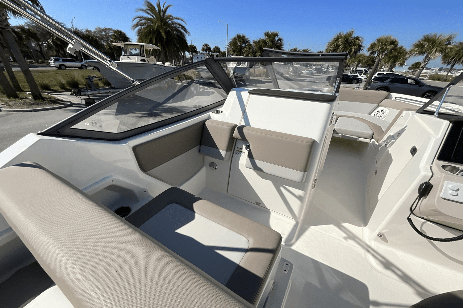 2025 Boston Whaler 210 Vantage Image Thumbnail #31