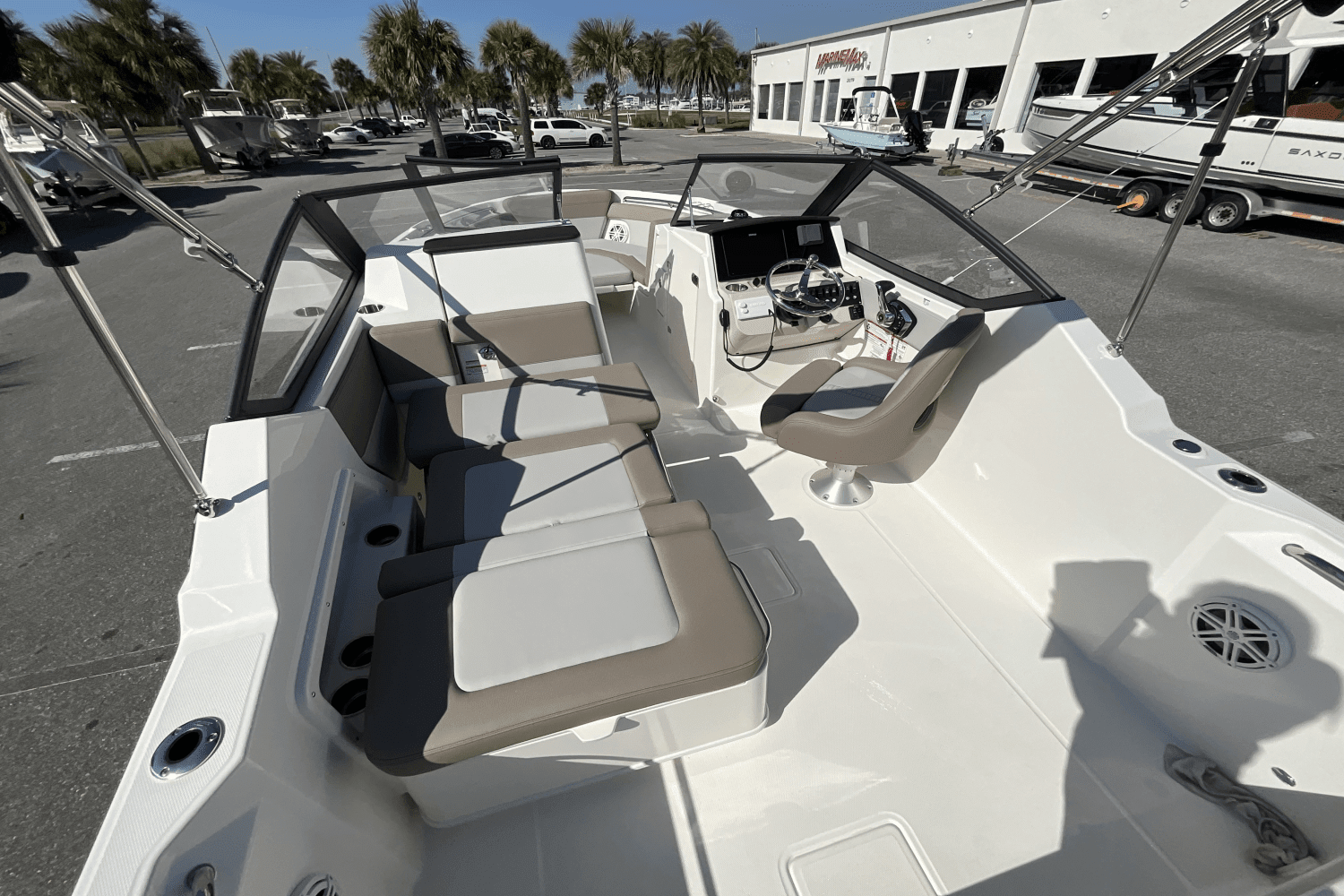 2025 Boston Whaler 210 Vantage Image Thumbnail #33