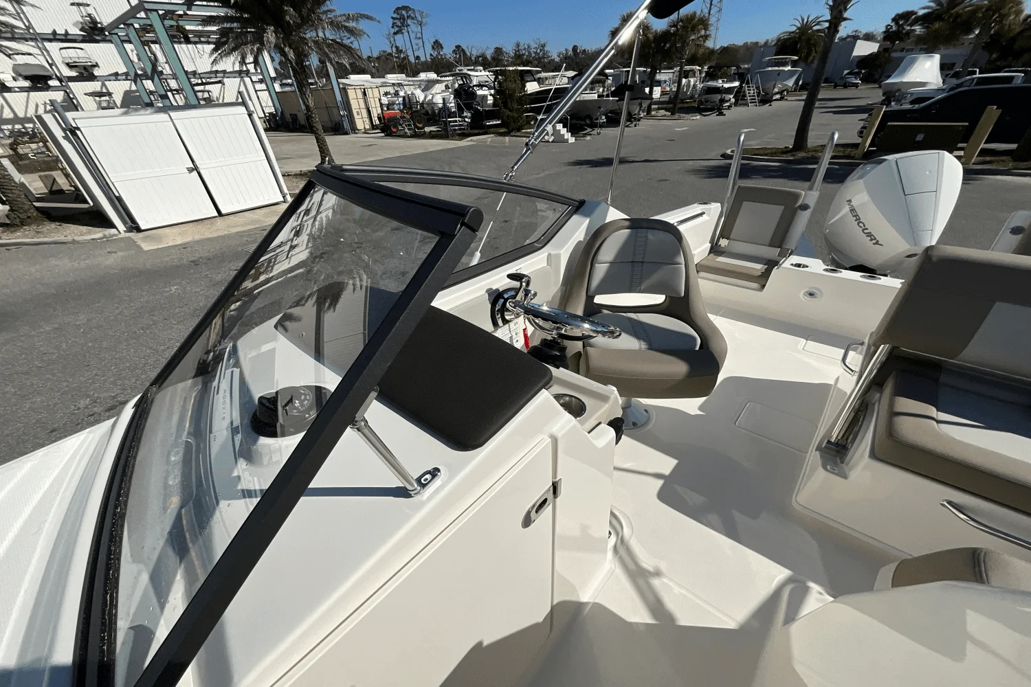 2025 Boston Whaler 210 Vantage Image Thumbnail #26
