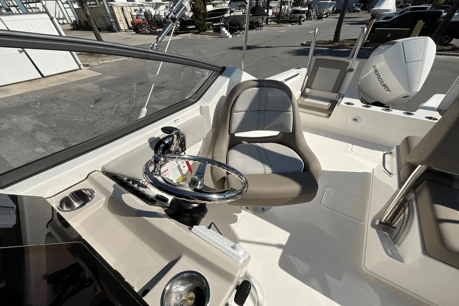 2025 Boston Whaler 210 Vantage Image Thumbnail #25