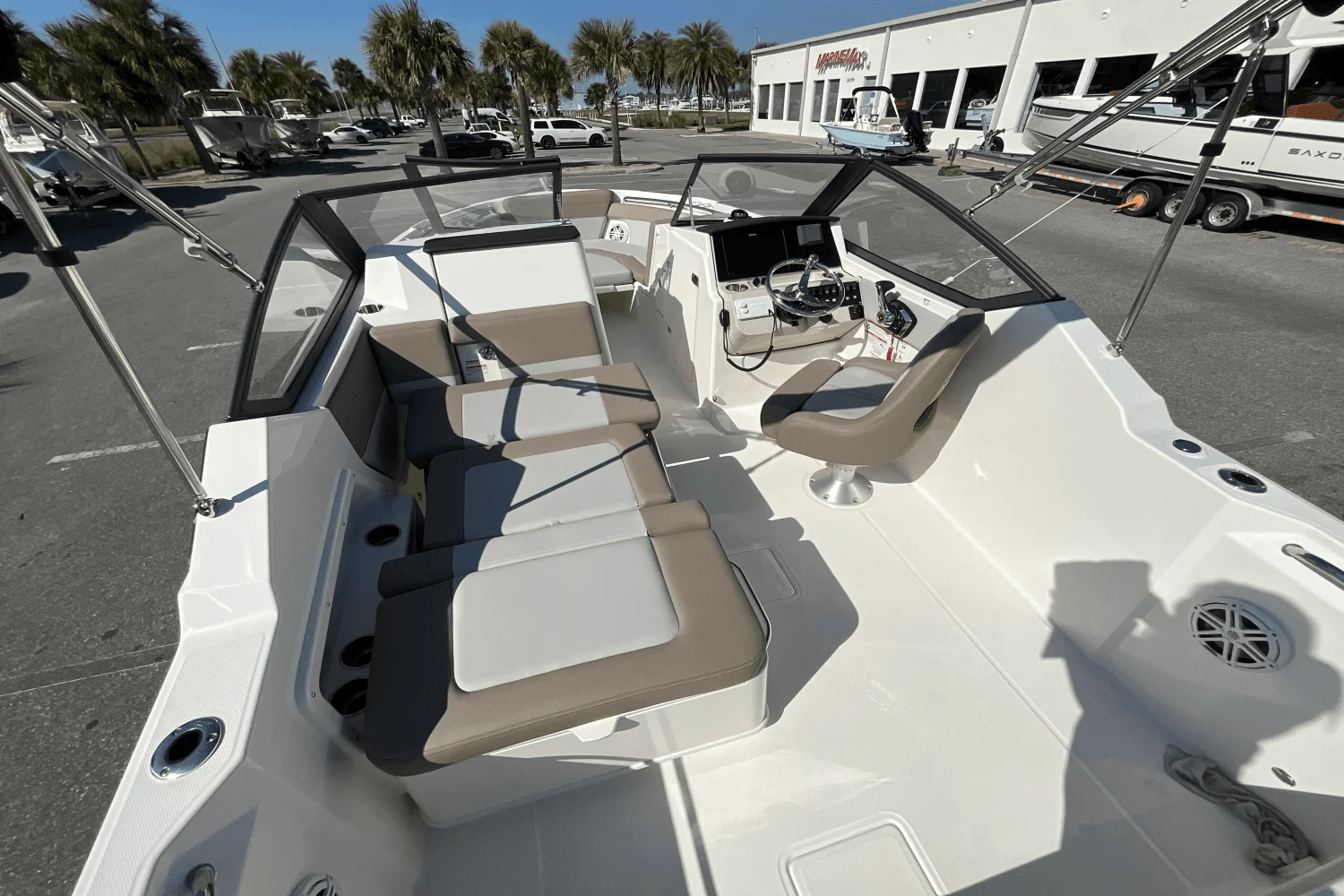 2025 Boston Whaler 210 Vantage Image Thumbnail #34