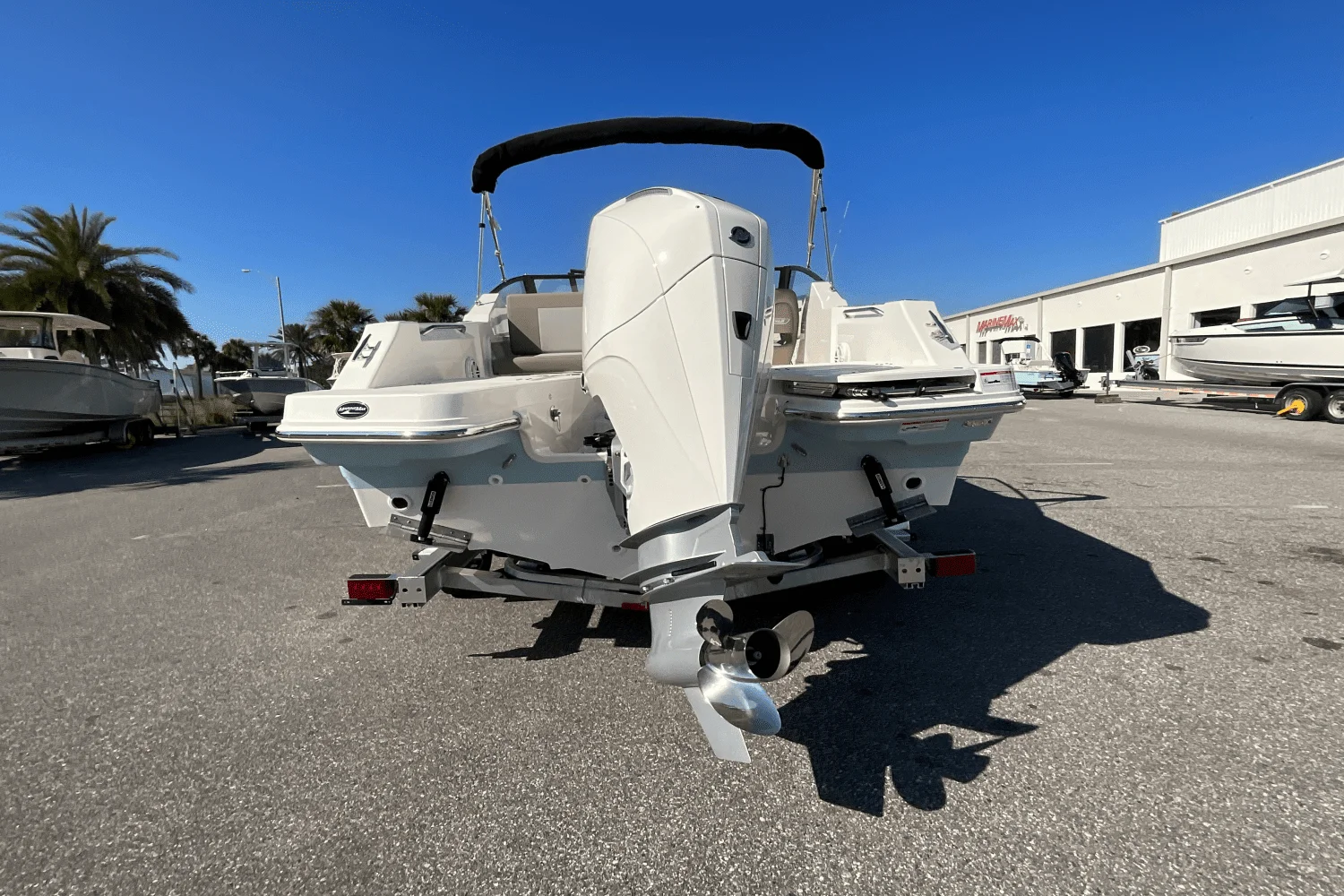 2025 Boston Whaler 210 Vantage Image Thumbnail #10