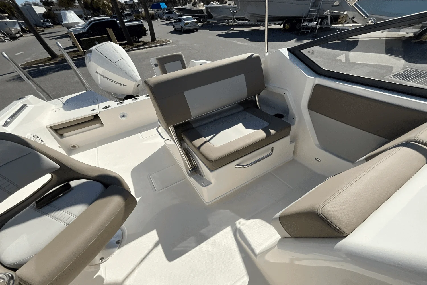 2025 Boston Whaler 210 Vantage Image Thumbnail #34