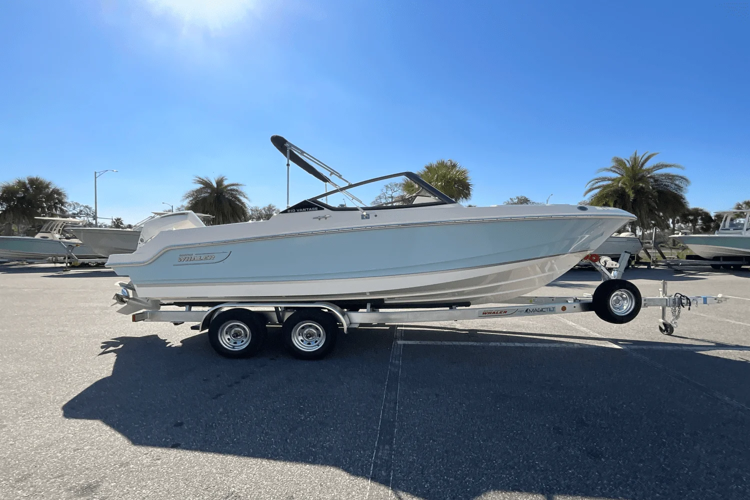 2025 Boston Whaler 210 Vantage Image Thumbnail #16