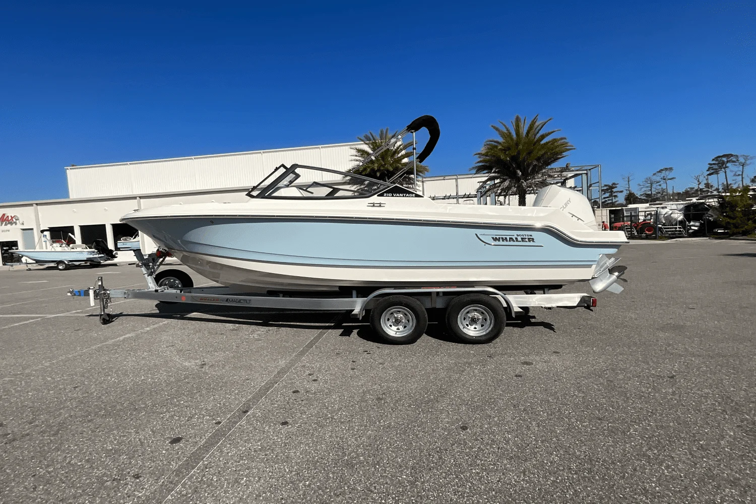 2025 Boston Whaler 210 Vantage Image Thumbnail #11