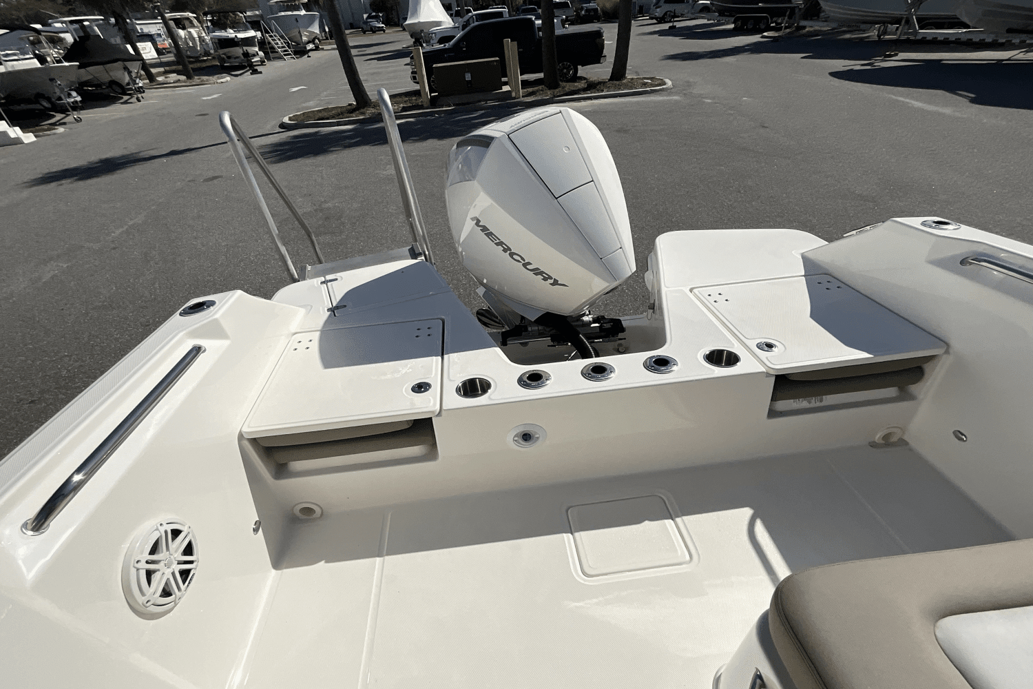 2025 Boston Whaler 210 Vantage Image Thumbnail #29