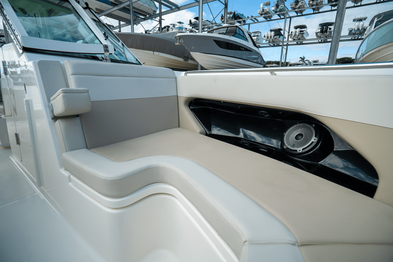 2025 Boston Whaler 280 Vantage Image Thumbnail #26