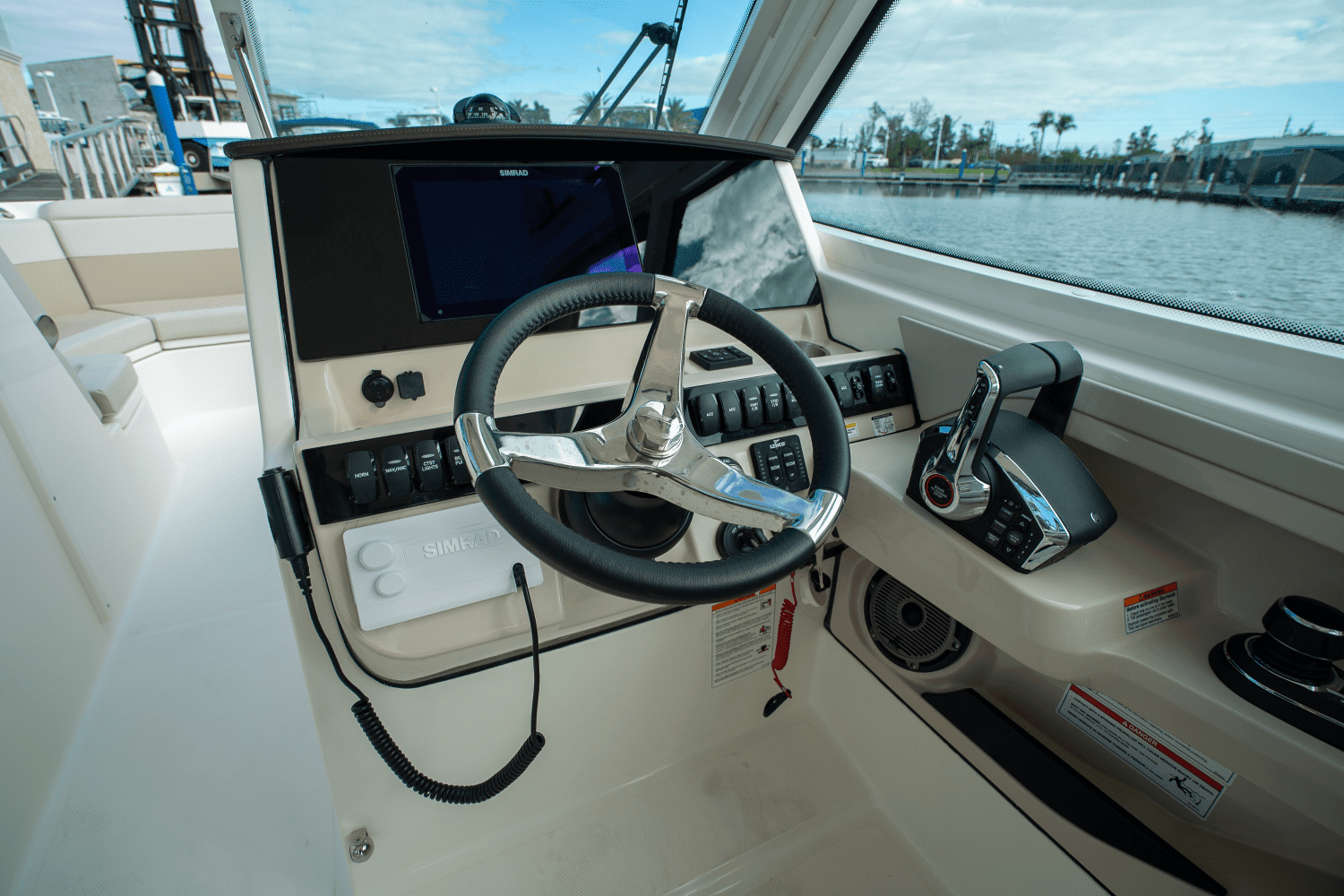2025 Boston Whaler 280 Vantage Image Thumbnail #18